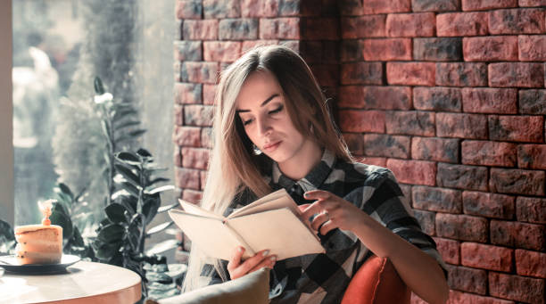 Dijamin Betah! Ini Dia 8 Kafe yang Pas untuk Menyendiri Sembari Baca Buku