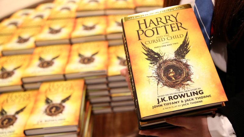 (REVIEW BUKU) Harry Potter and the Cursed Child: Kisah Sembilan Belas Tahun Kemudian