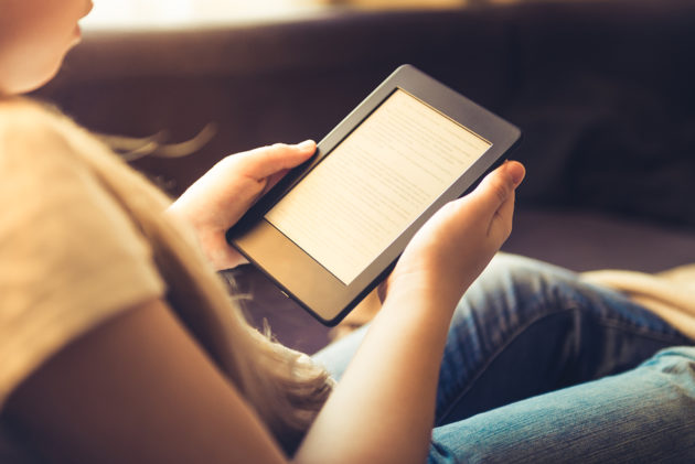 Beralih Baca E-book? Ini 7 Manfaat yang Perlu Kamu Tahu