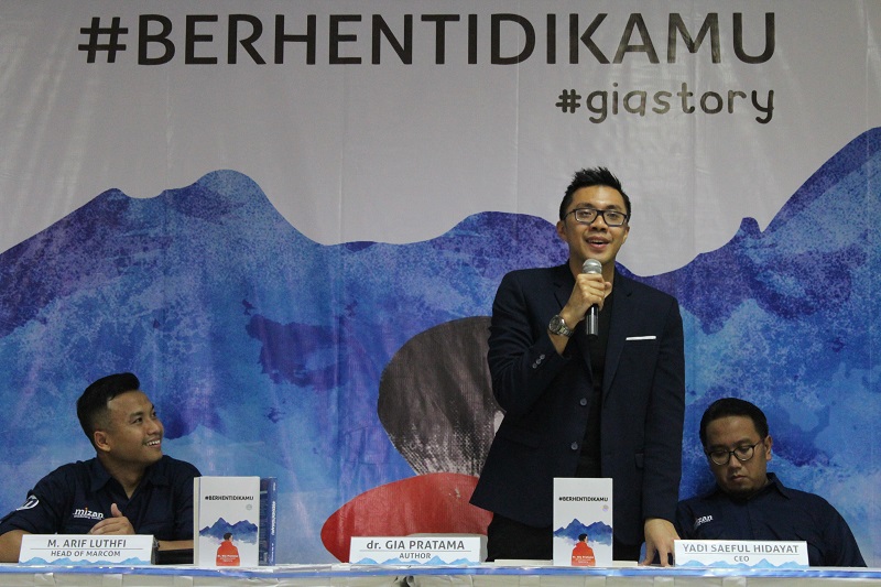 7 Fakta Novel #BerhentidiKamu, Kisah Unik Dokter Gia Pratama Bertemu Jodohnya