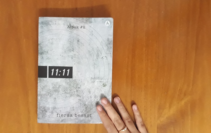 (REVIEW BUKU) Fiersa Besari Melompat dari Zona Nyaman Lewat 11:11