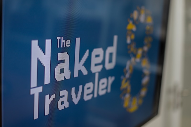 (REVIEW BUKU) The Naked Traveler 8: Akhir Perjalanan Trinity?