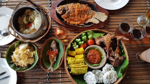 Rekomendasi Buku yang Berjudul Makanan Tapi Membahas Lebih dari Sekadar Makanan