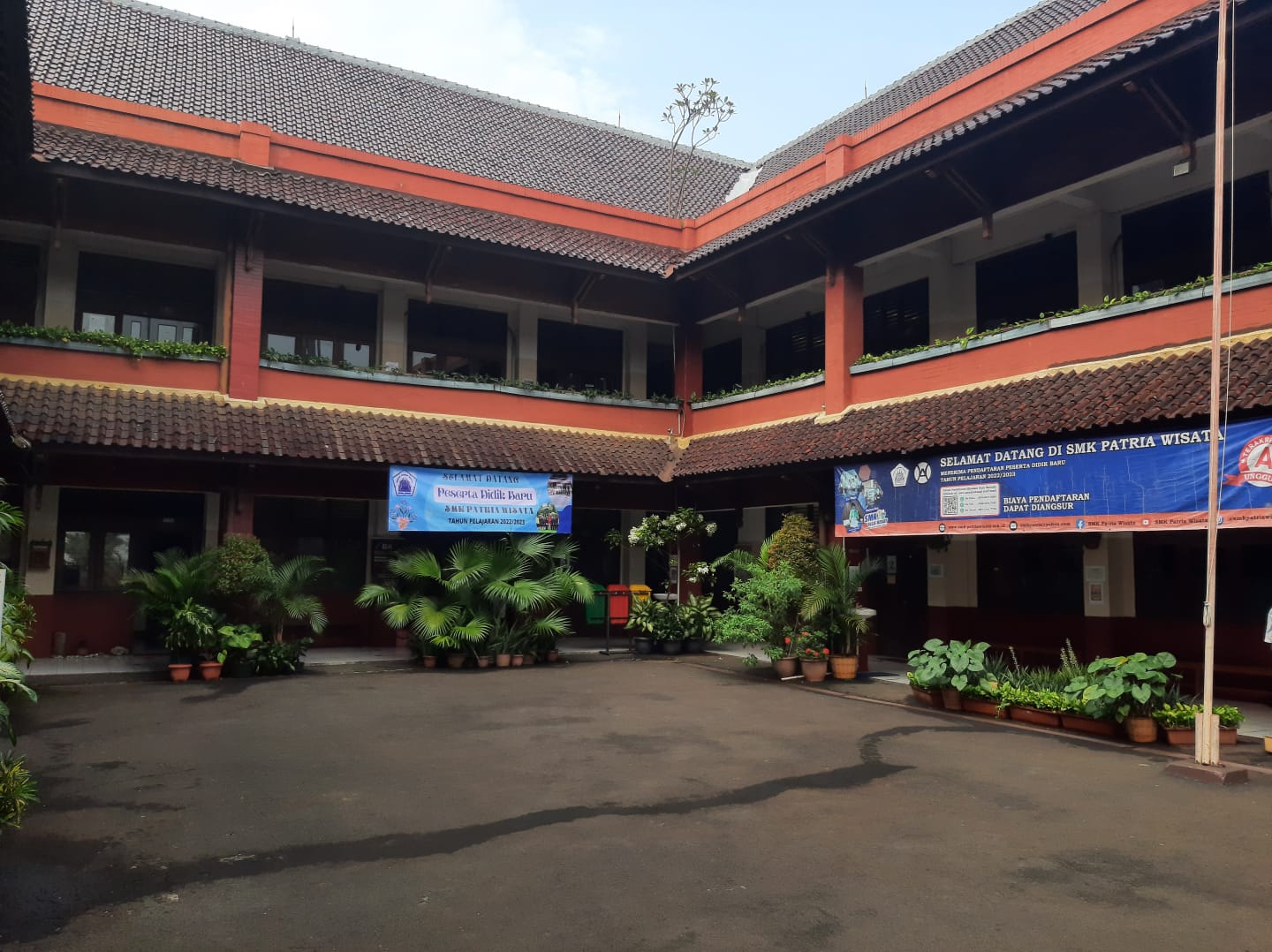 Smart Library Meningkatkan Minat Literasi di SMK Patria Wisata