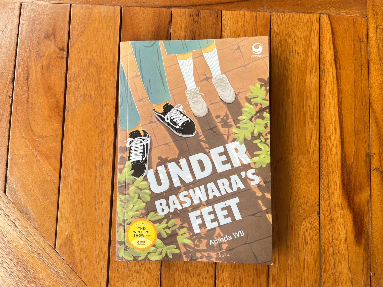 Under Baswara’s Feet: Stranger to Lover Trope yang Bikin Berdebar