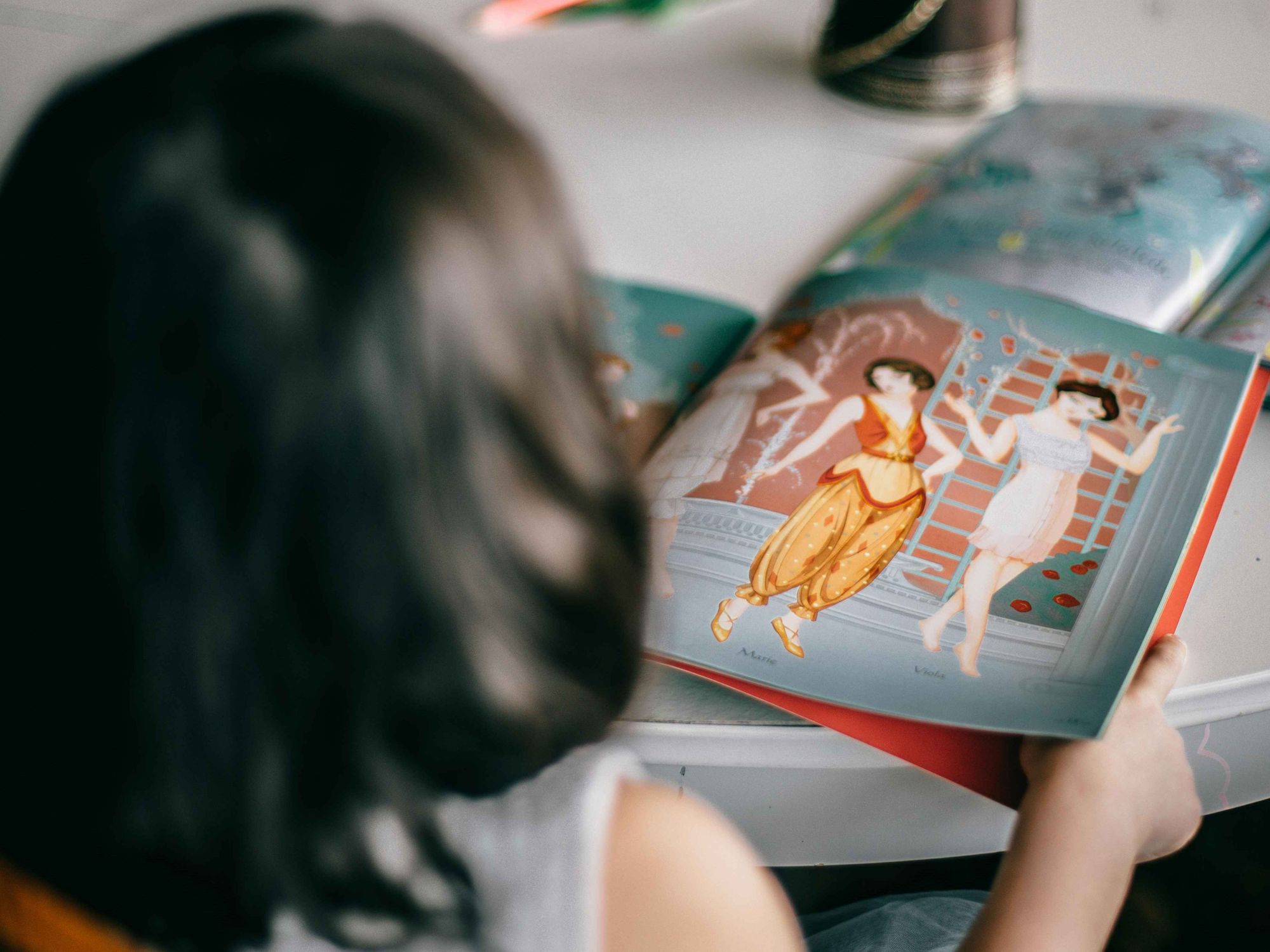 Hari Buku Anak Sedunia: Ide Agar Si Kecil Gemar Membaca