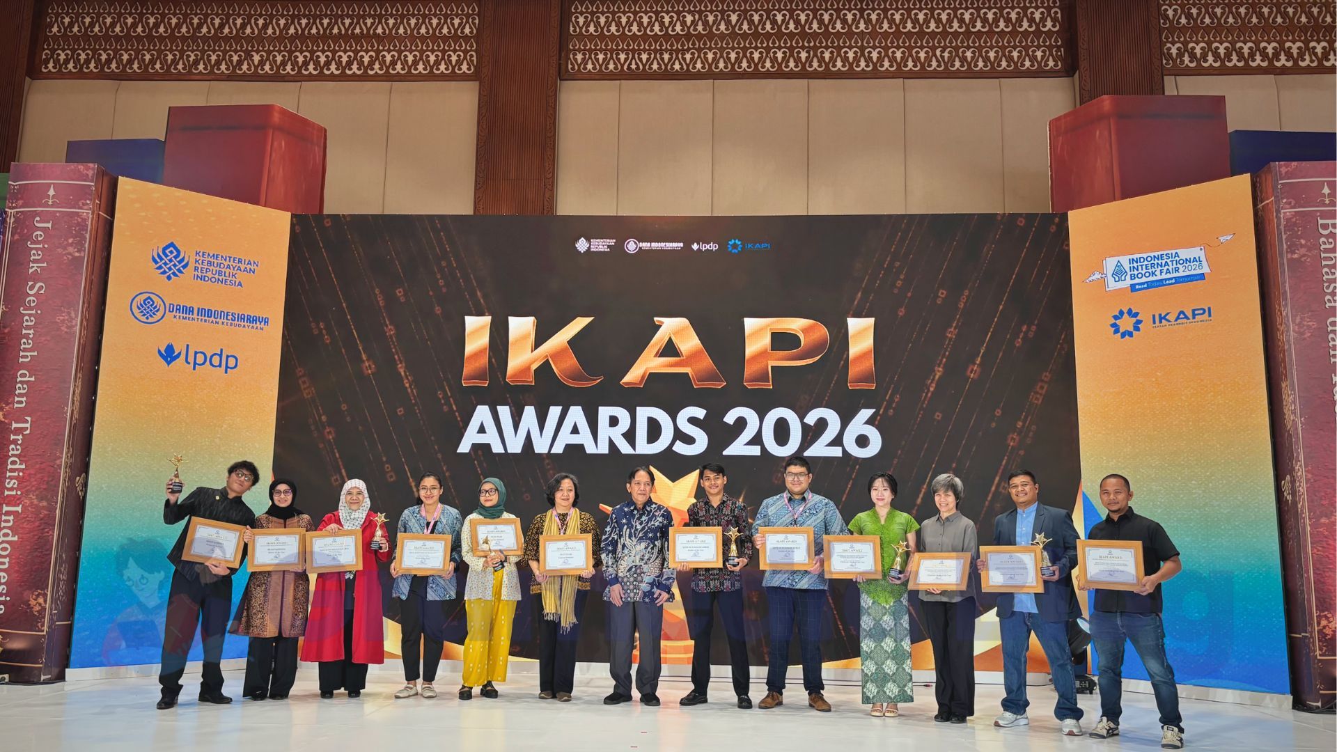 Brian Khrisna dan Marlina Sutandi Sabet Penghargaan IKAPI Awards 2026 di IIBF, Mari Kenali Karya-Karyanya!