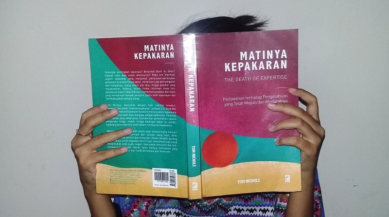 Review Buku Matinya Kepakaran Cermin Perilaku Kita Di Dunia Maya Review Buku Matinya Kepakaran Cermin Perilaku Kita Di Dunia Maya